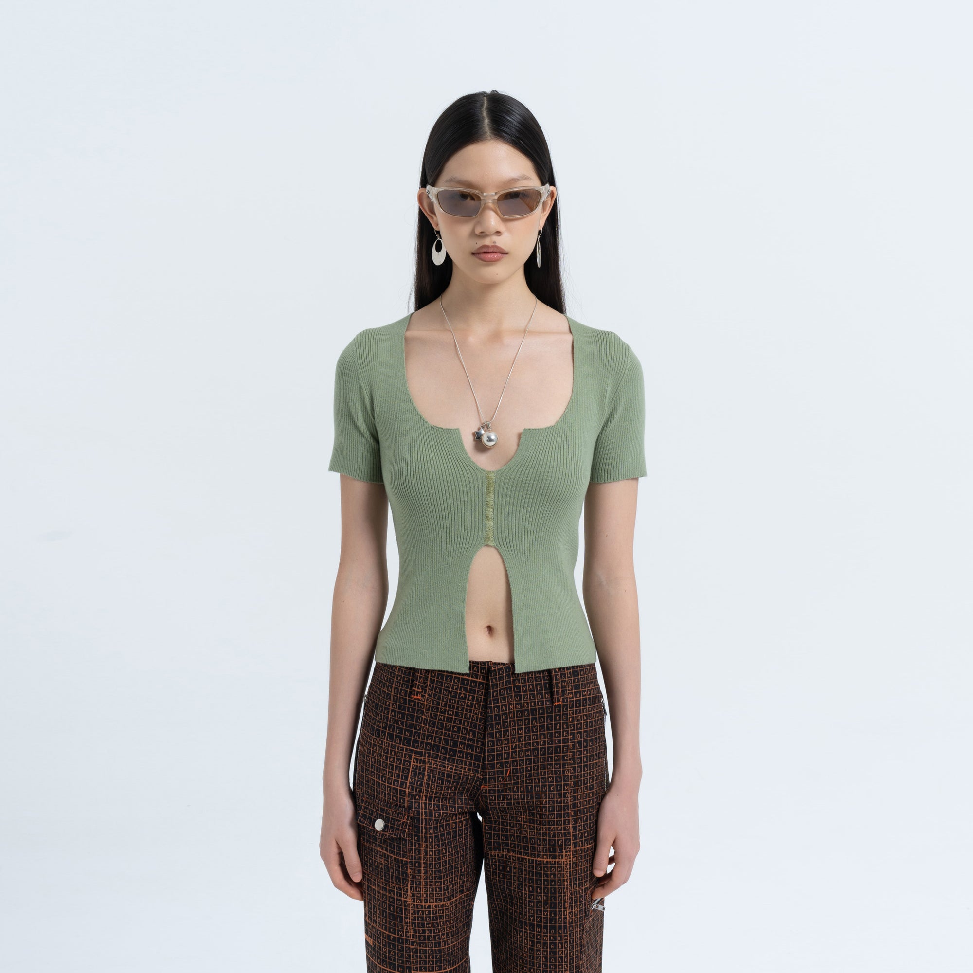 Solid Split Top in Moss