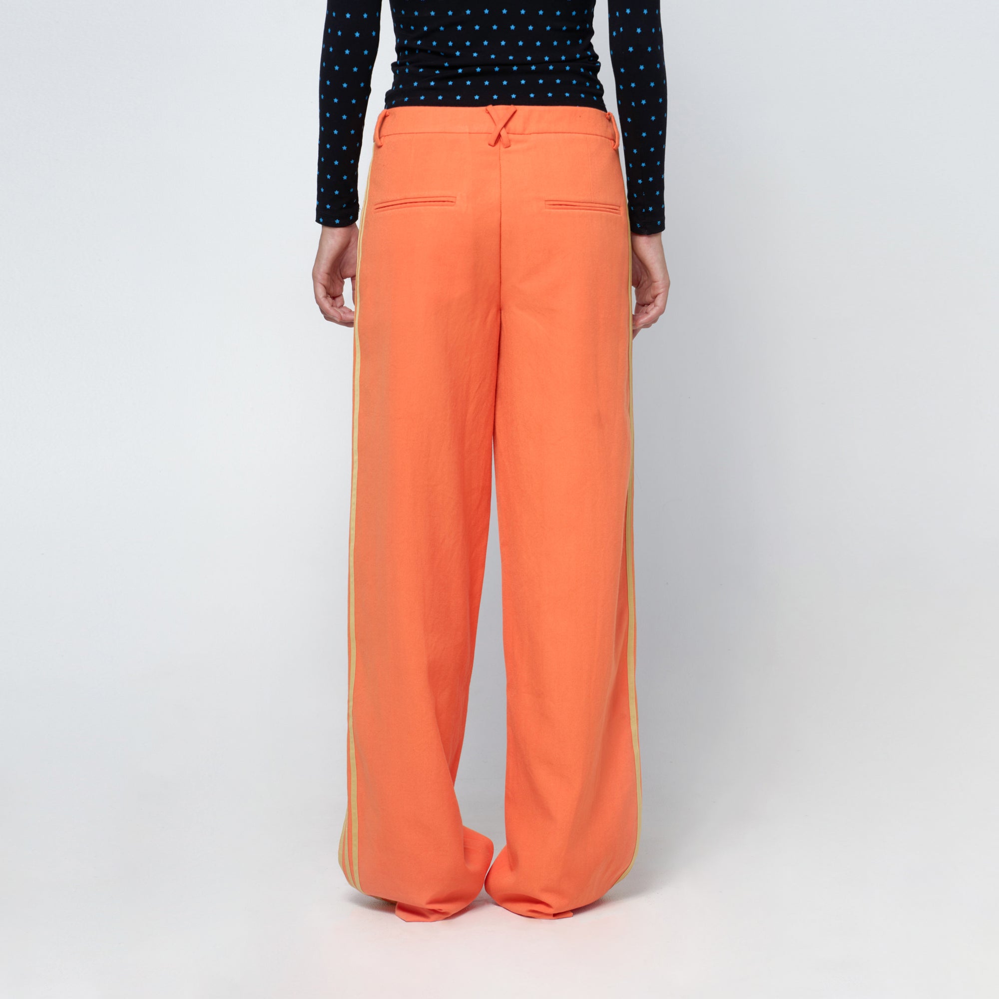 Untailored Non-Trackpant in Blazing Orange