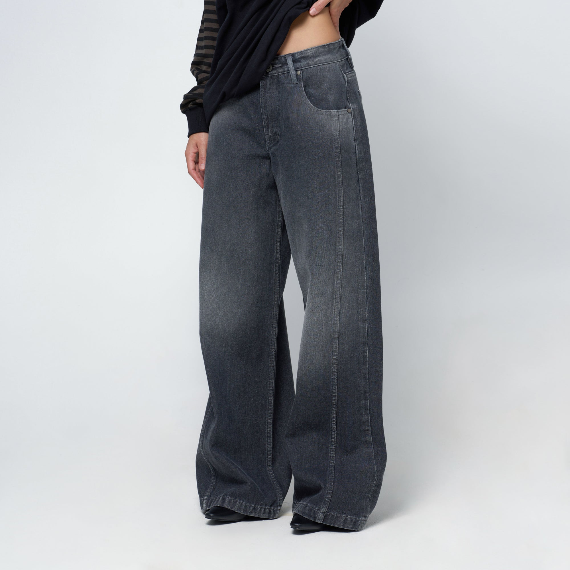 Straight Leg Jeans in Was Once Black