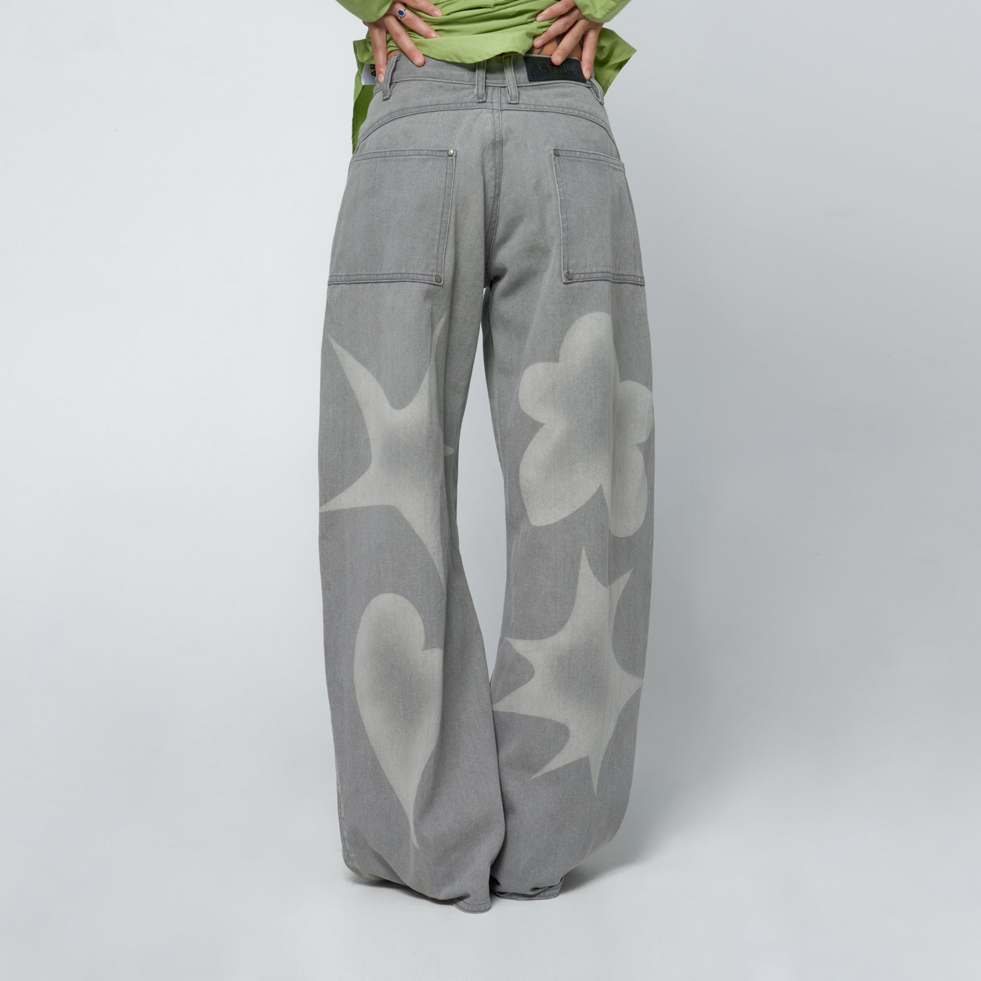 Stencil Barrel Jeans in Stone Stencil