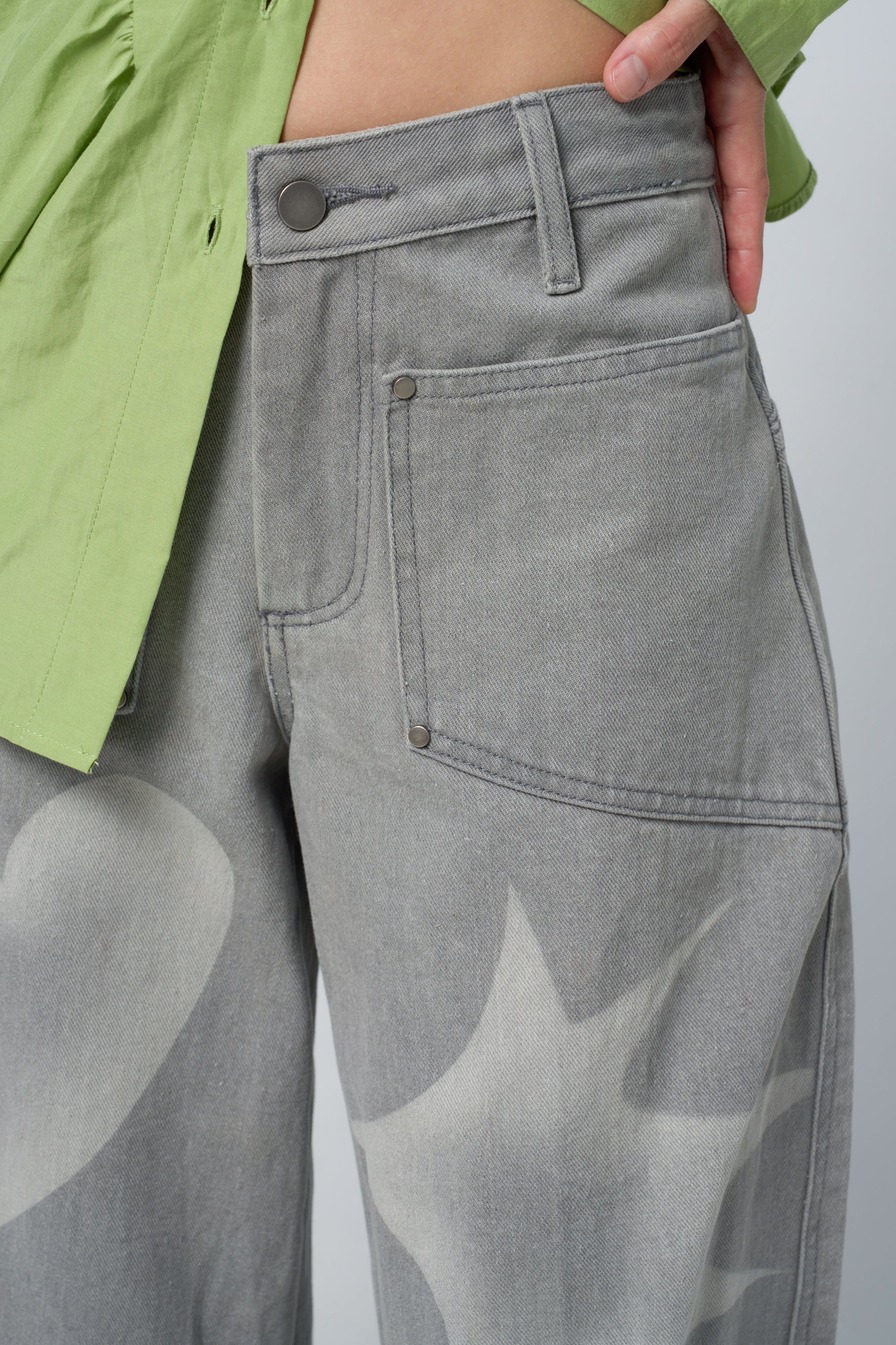 Stencil Barrel Jeans in Stone Stencil